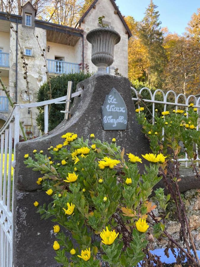 Gites Le Vieux Vinzelles Volvic Exterior photo